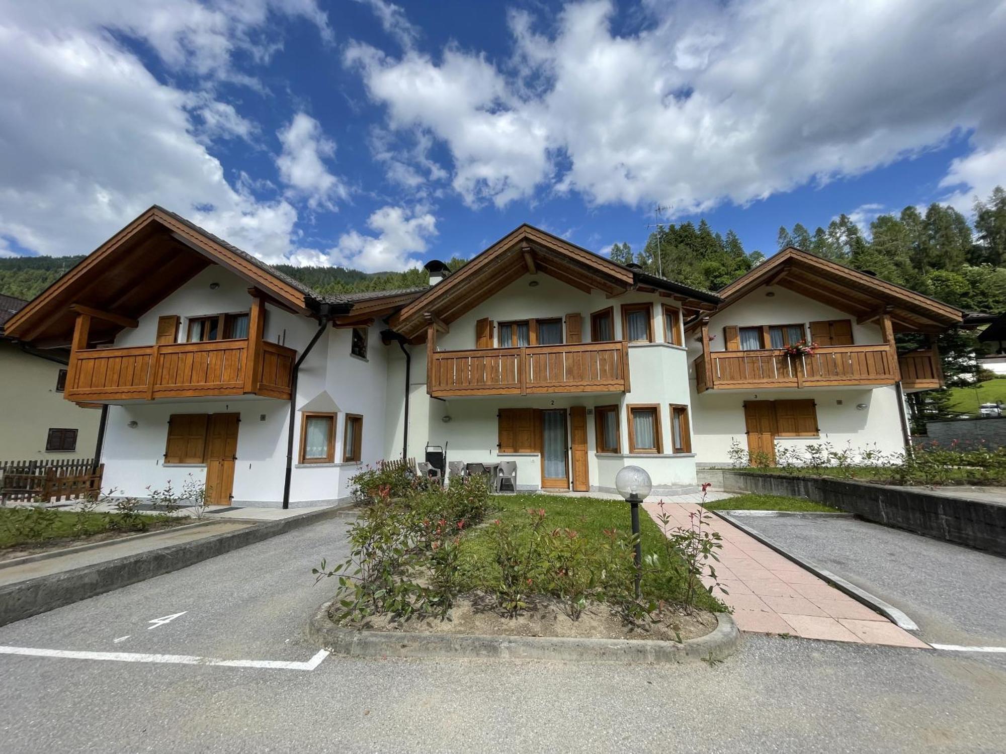 Residence Valentino Pinzolo Buitenkant foto